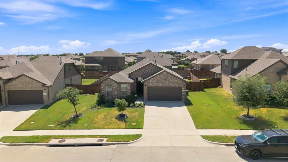 629 Dunster Lane Saginaw, TX 76131