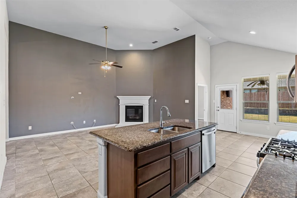 629 Dunster Lane Saginaw, TX 76131