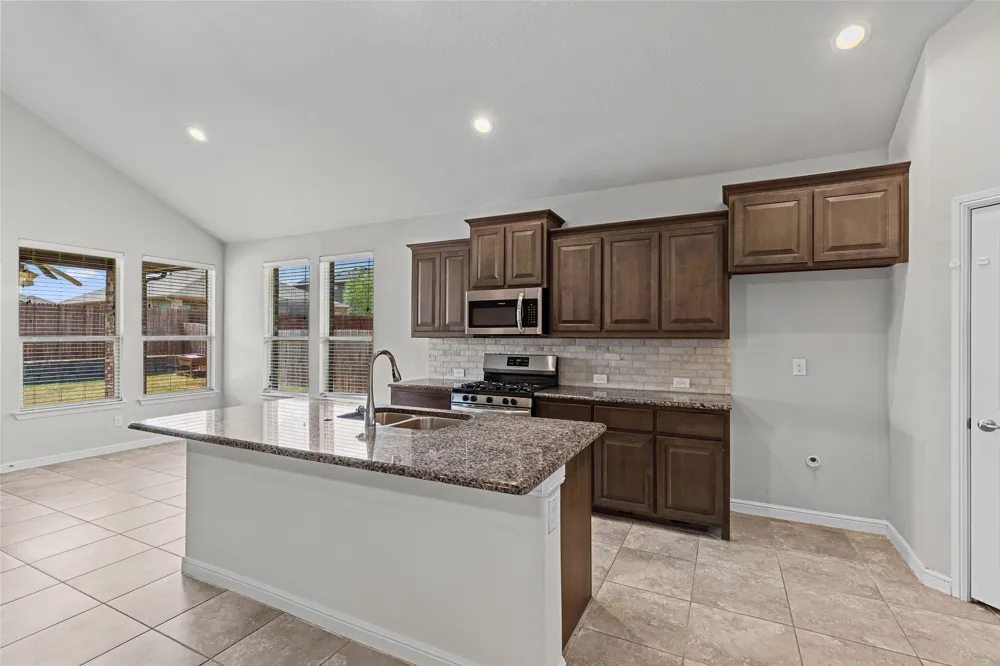 629 Dunster Lane Saginaw, TX 76131