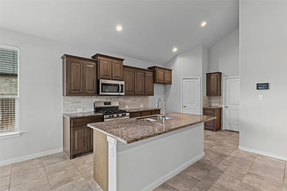 629 Dunster Lane Saginaw, TX 76131