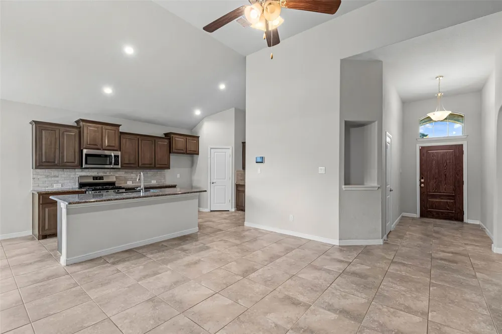 629 Dunster Lane Saginaw, TX 76131