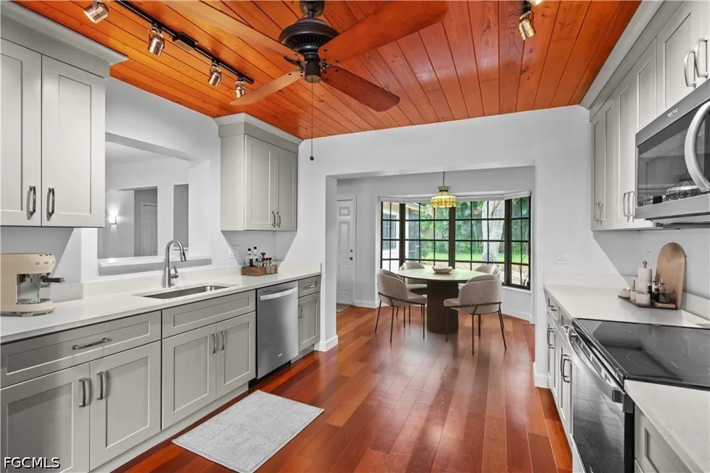 W Riverside Drive Fort Myers, FL 33901