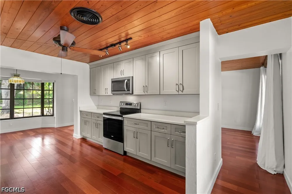 W Riverside Drive Fort Myers, FL 33901