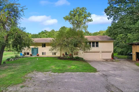 2805 Harmony Lane