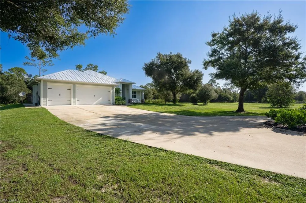 19181 Meredith Road North Fort Myers, FL 33917