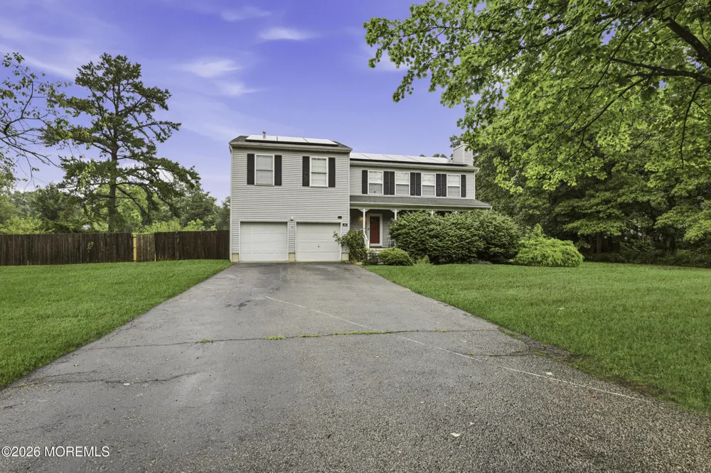 11 Mills Lane Jackson, NJ 08527