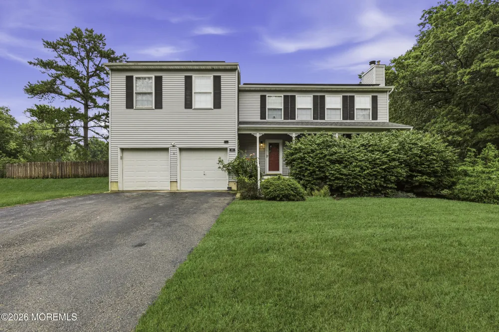 11 Mills Lane Jackson, NJ 08527