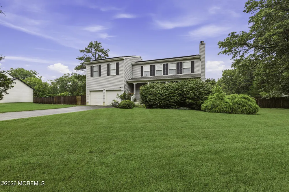 11 Mills Lane Jackson, NJ 08527