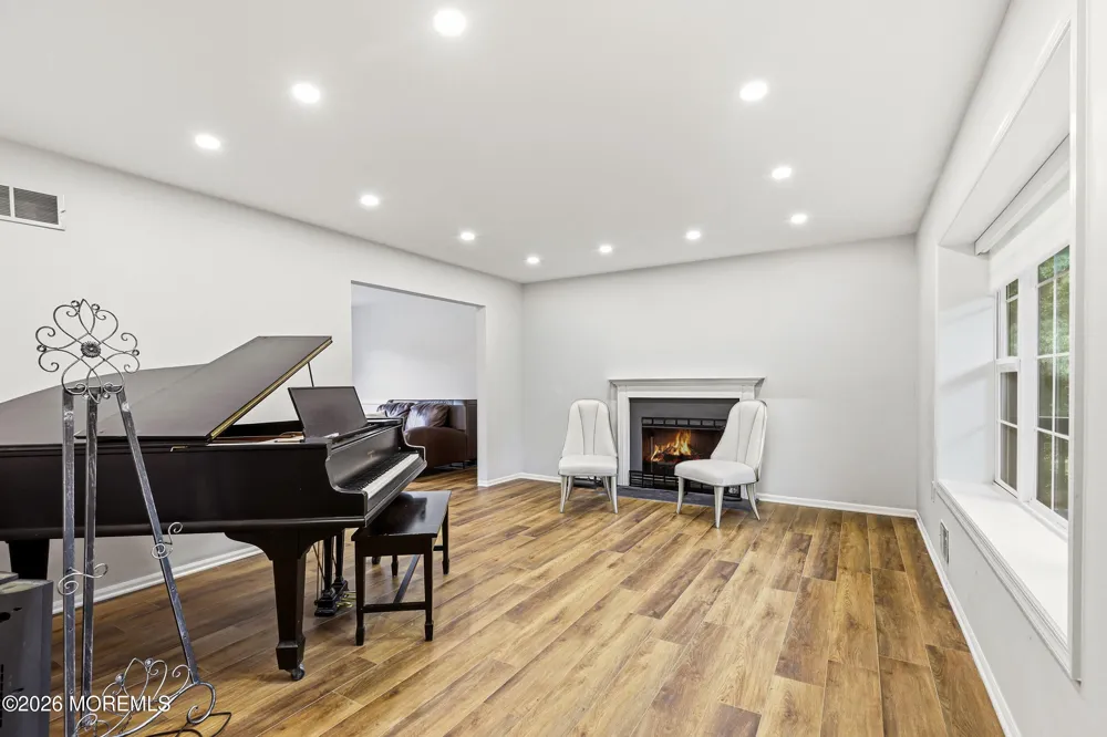 11 Mills Lane Jackson, NJ 08527
