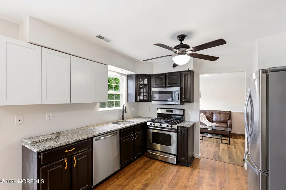11 Mills Lane Jackson, NJ 08527