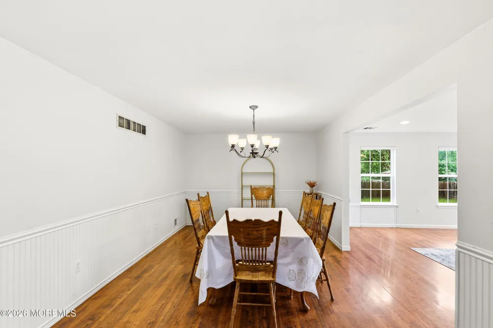 11 Mills Lane Jackson, NJ 08527