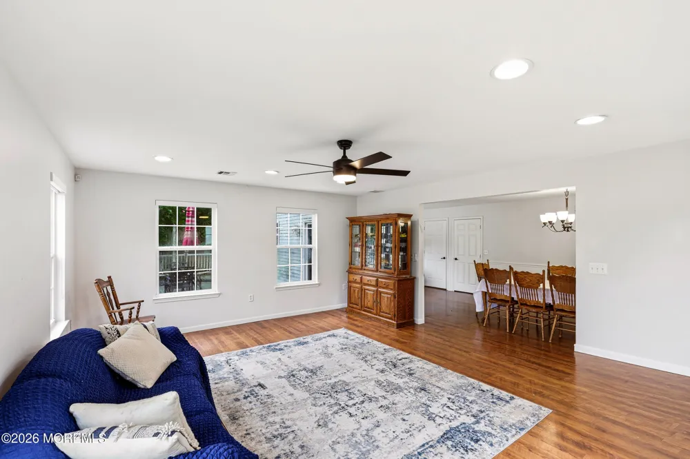 11 Mills Lane Jackson, NJ 08527