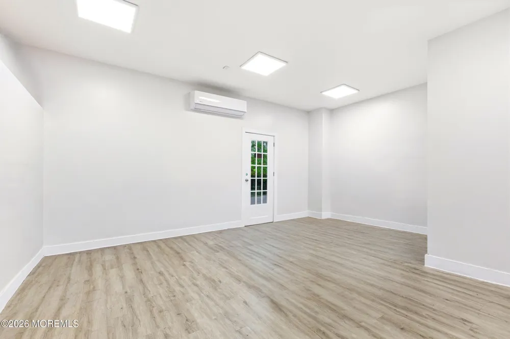 11 Mills Lane Jackson, NJ 08527
