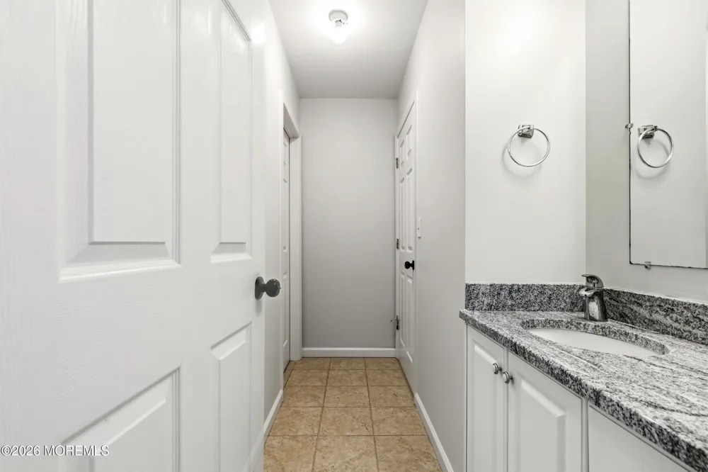 11 Mills Lane Jackson, NJ 08527