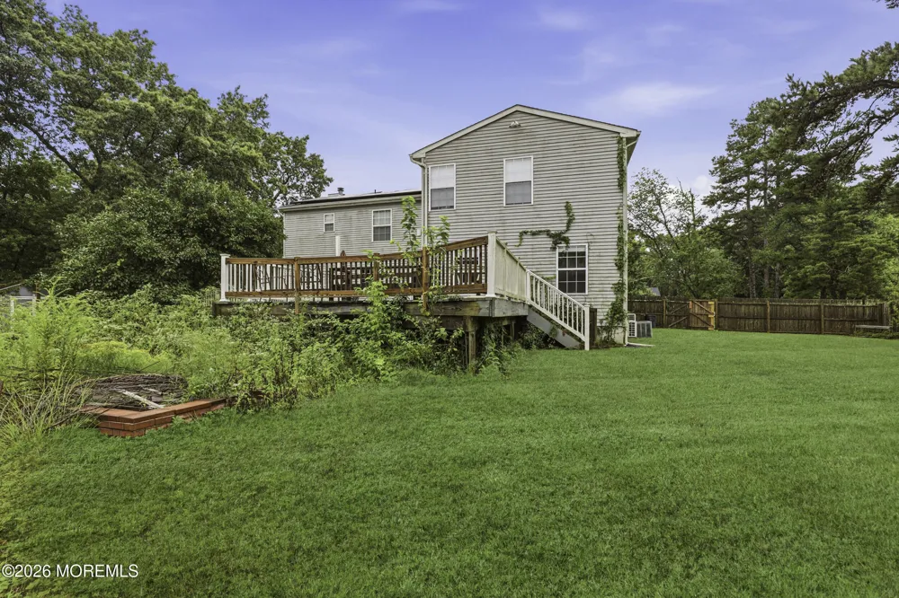 11 Mills Lane Jackson, NJ 08527