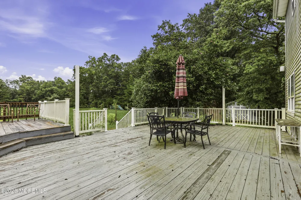 11 Mills Lane Jackson, NJ 08527