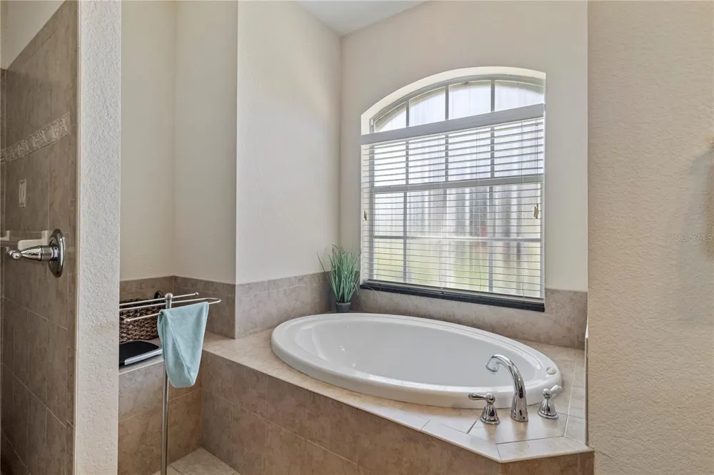 40 CLUBHOUSE COURT Rotonda West, FL 33947