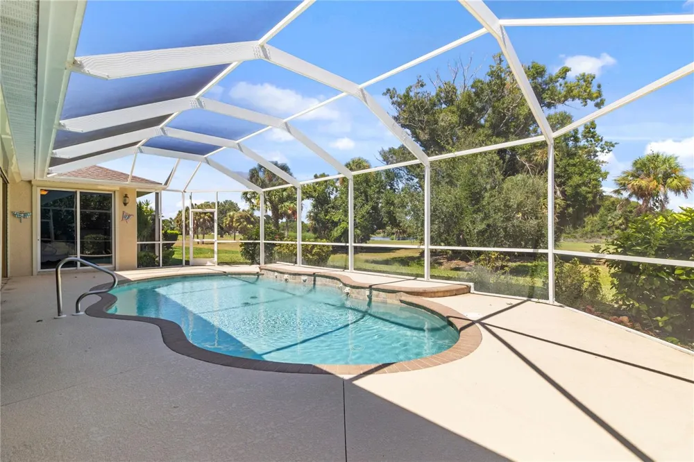 40 CLUBHOUSE COURT Rotonda West, FL 33947