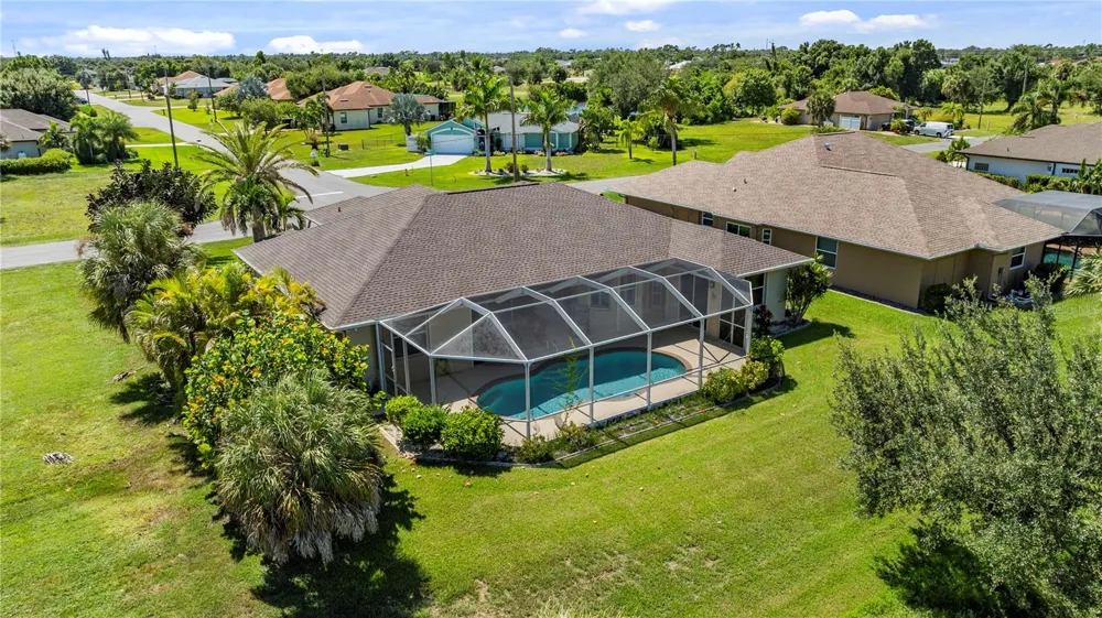 40 CLUBHOUSE COURT Rotonda West, FL 33947