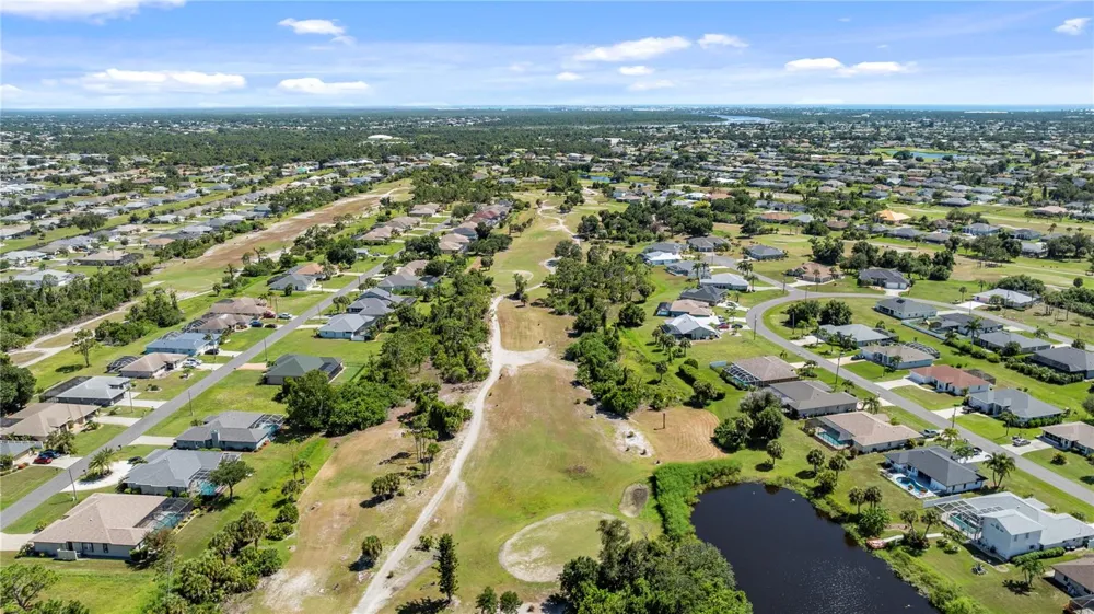 40 CLUBHOUSE COURT Rotonda West, FL 33947