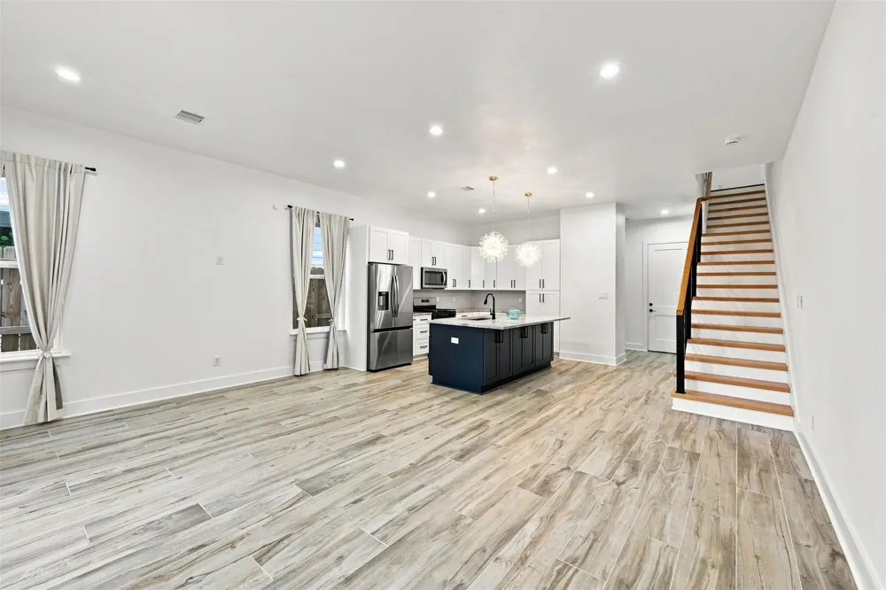 3726 Noah Street Houston, TX 77021