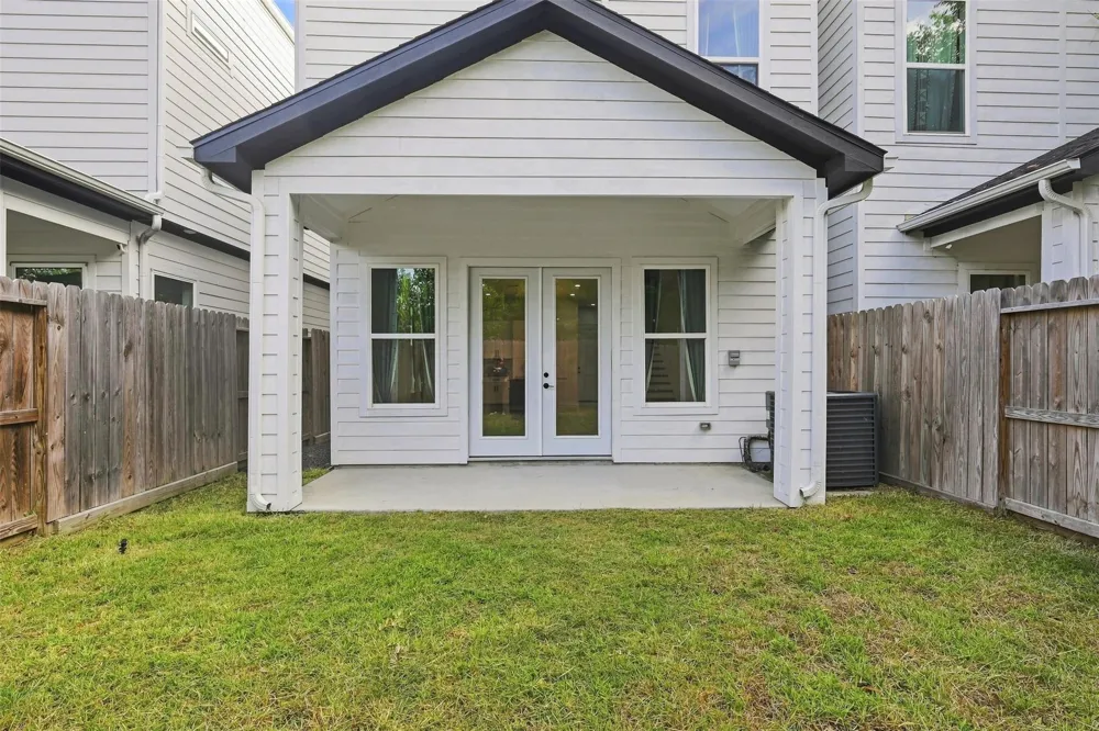 3726 Noah Street Houston, TX 77021