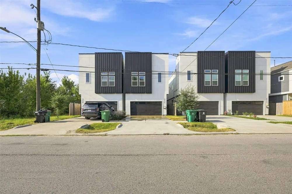 3726 Noah Street Houston, TX 77021