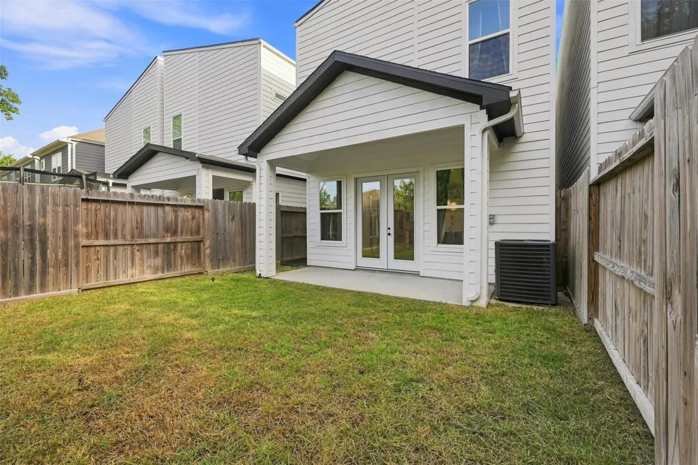 3726 Noah Street Houston, TX 77021