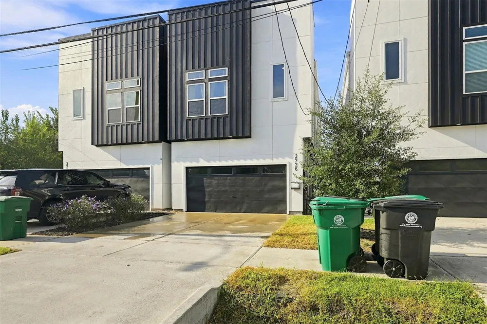 3726 Noah Street Houston, TX 77021