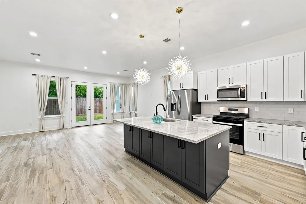 3726 Noah Street Houston, TX 77021