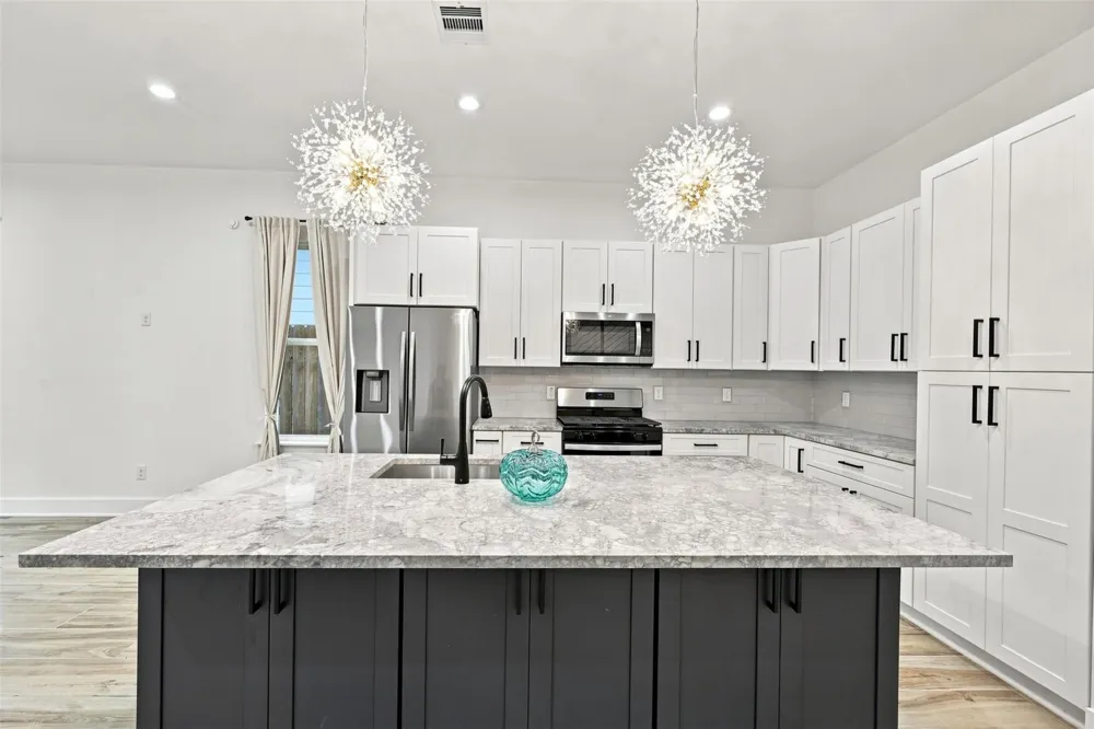 3726 Noah Street Houston, TX 77021