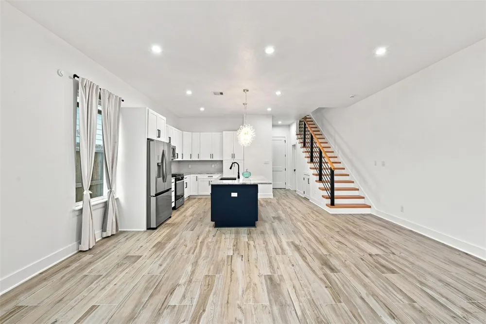3726 Noah Street Houston, TX 77021
