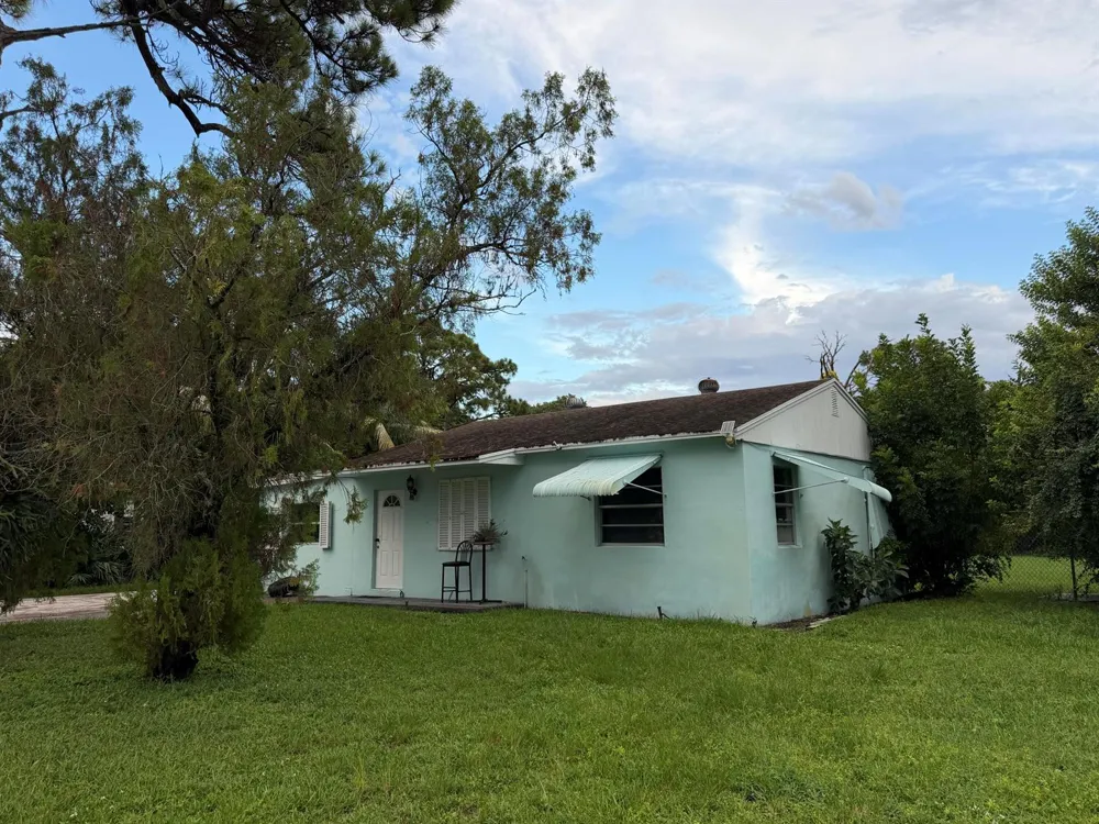 3082 Reo Lane Palm Springs, FL 33461