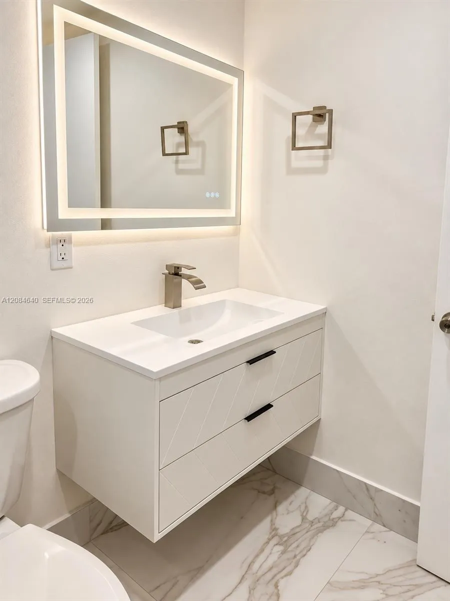 5055 NW 7th St #708 Miami, FL 33126