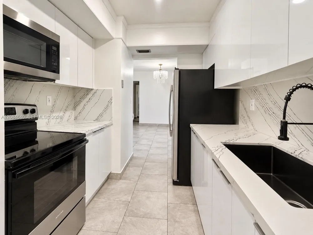 5055 NW 7th St #708 Miami, FL 33126