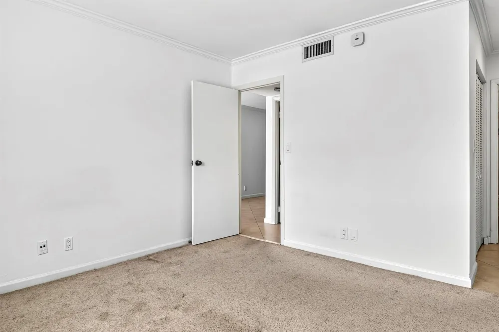 13 Jacaranda Drive #214 Plantation, FL 33324
