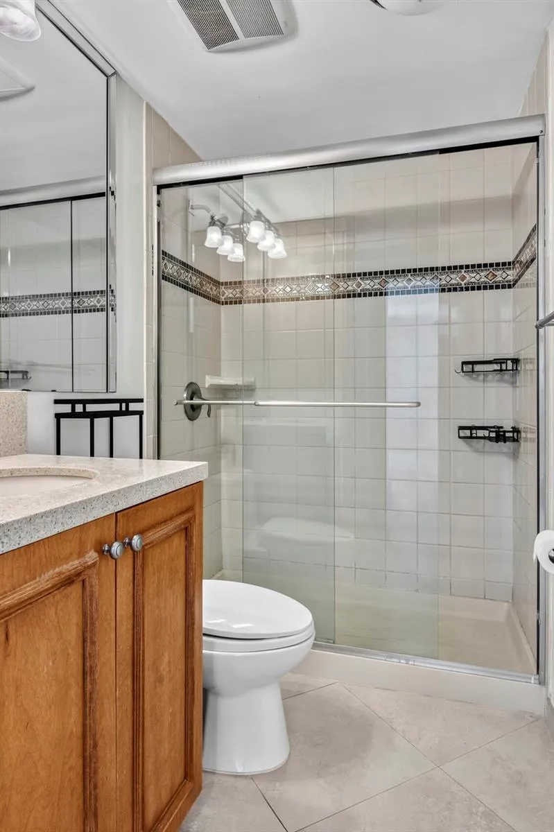 13 Jacaranda Drive #214 Plantation, FL 33324