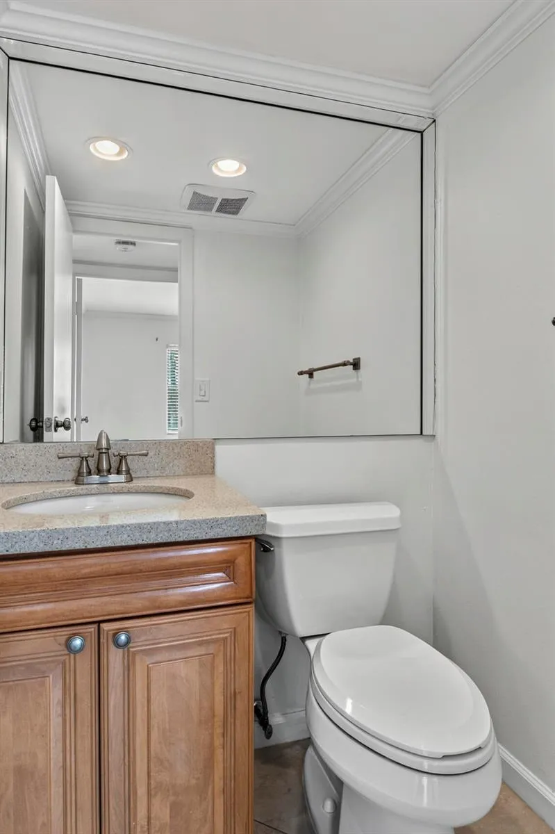 13 Jacaranda Drive #214 Plantation, FL 33324