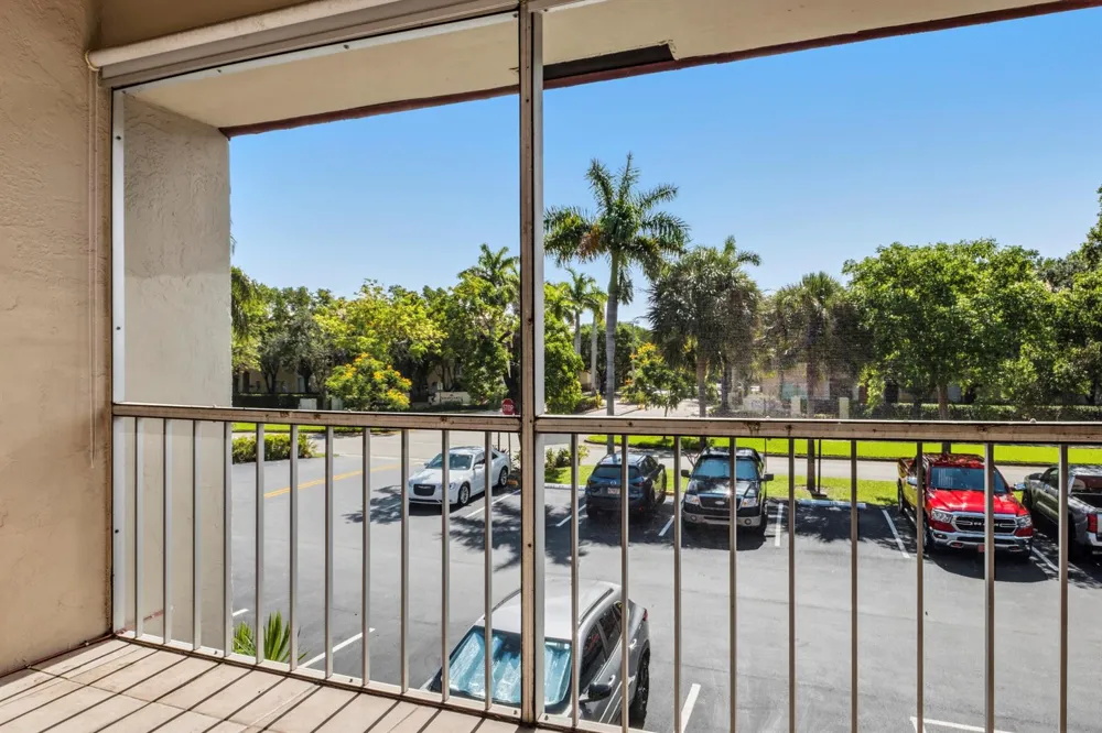 13 Jacaranda Drive #214 Plantation, FL 33324