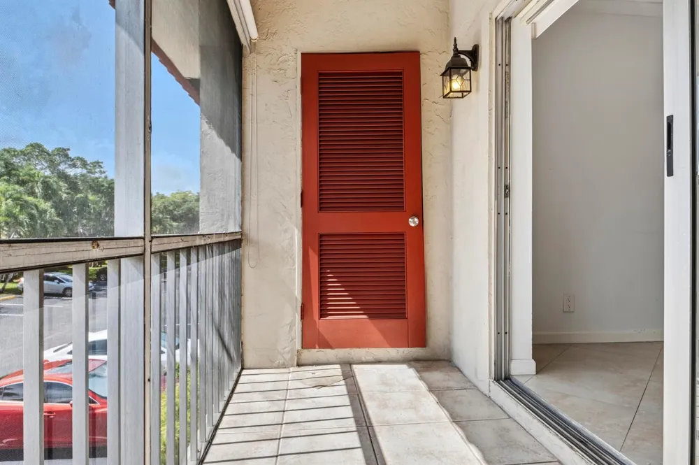 13 Jacaranda Drive #214 Plantation, FL 33324