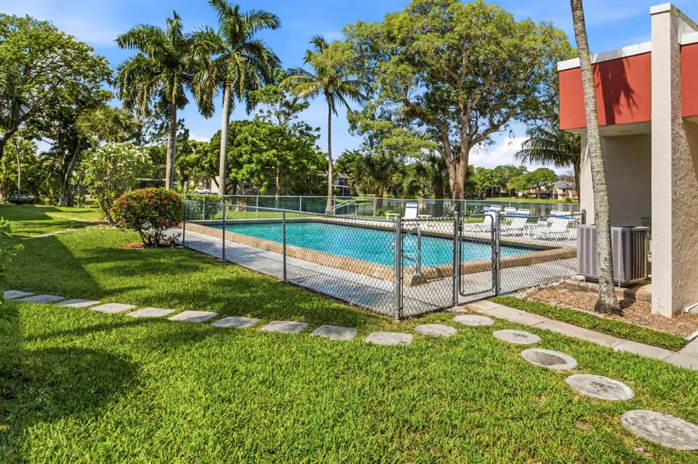 13 Jacaranda Drive #214 Plantation, FL 33324