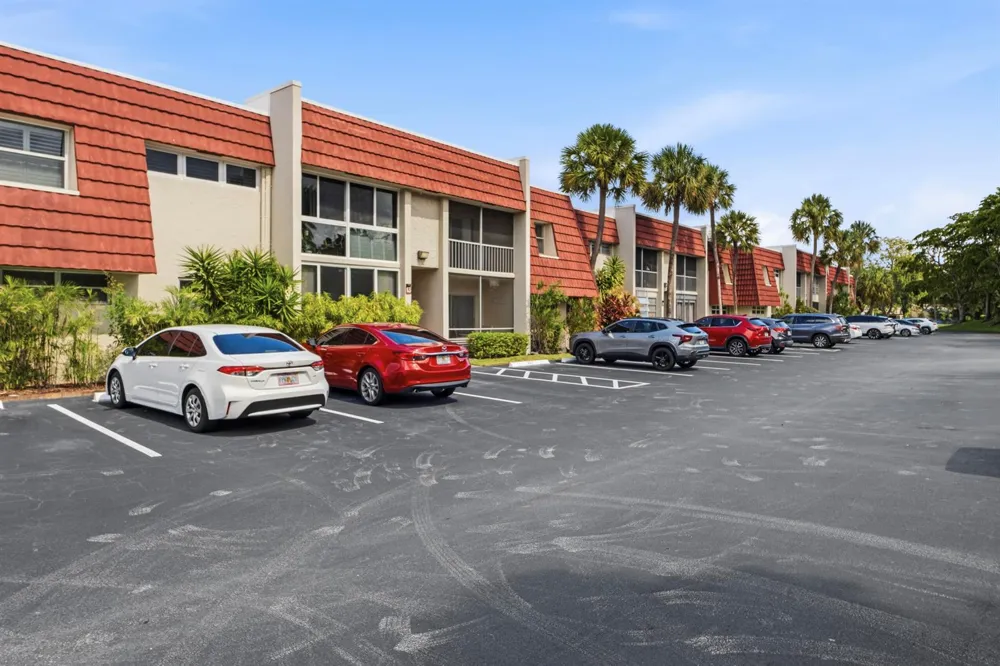 13 Jacaranda Drive #214 Plantation, FL 33324