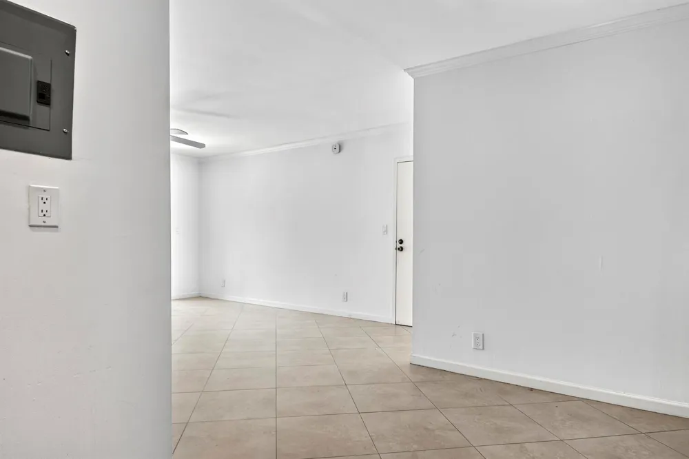 13 Jacaranda Drive #214 Plantation, FL 33324