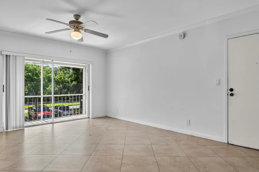 13 Jacaranda Drive #214 Plantation, FL 33324