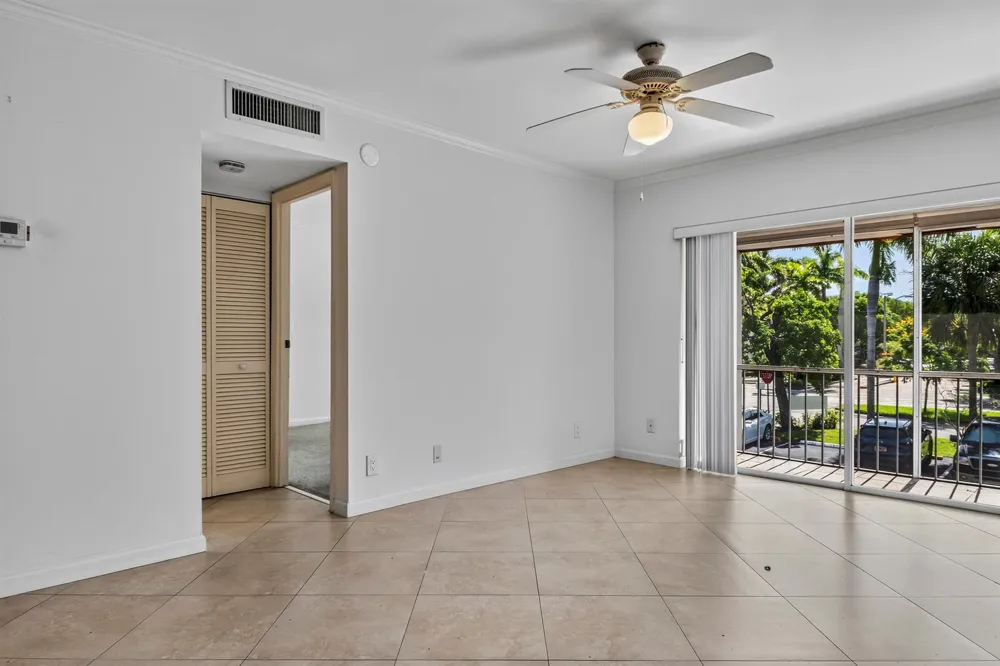 13 Jacaranda Drive #214 Plantation, FL 33324