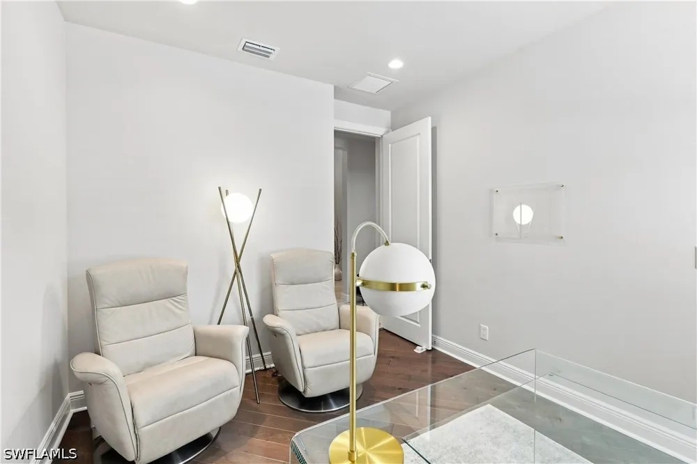 Mustique Lane Naples, FL 34114