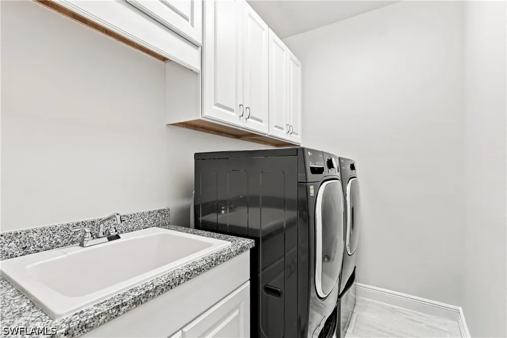 Mustique Lane Naples, FL 34114