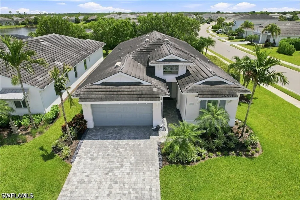 Mustique Lane Naples, FL 34114