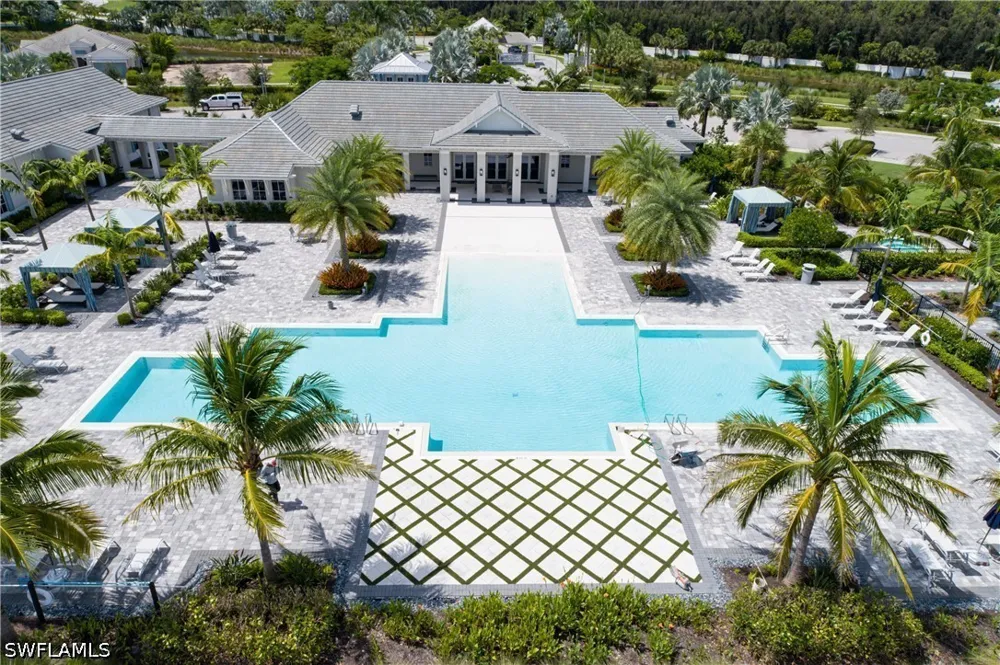 Mustique Lane Naples, FL 34114