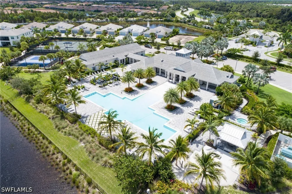 Mustique Lane Naples, FL 34114
